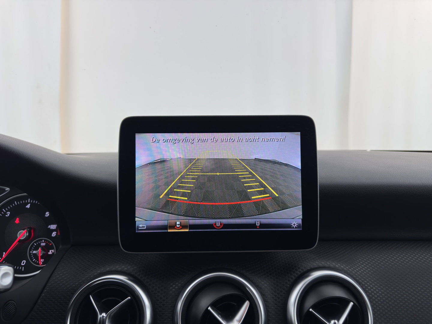 Mercedes-Benz A-Klasse 180 d Business Solution Aut. *LEATHER-FABRIC | NAVI-FULLMAP | CAMERA | AIRCO | CRUISE | TOWBAR | 16''ALU*