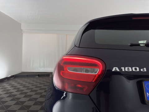Mercedes-Benz A-Klasse 180 d Business Solution Aut. *LEATHER-FABRIC | NAVI-FULLMAP | CAMERA | AIRCO | CRUISE | TOWBAR | 16''ALU*