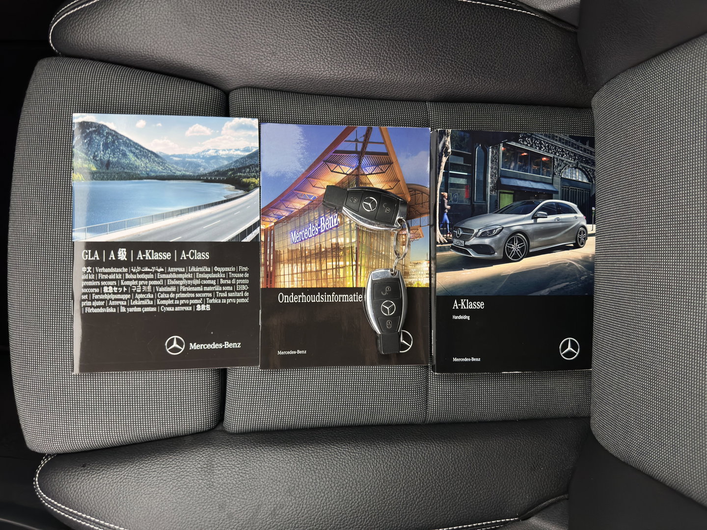 Mercedes-Benz A-Klasse 180 d Business Solution Aut. *LEATHER-FABRIC | NAVI-FULLMAP | CAMERA | AIRCO | CRUISE | TOWBAR | 16''ALU*