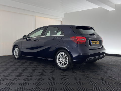 Mercedes-Benz A-Klasse 180 d Business Solution Aut. *LEATHER-FABRIC | NAVI-FULLMAP | CAMERA | AIRCO | CRUISE | TOWBAR | 16''ALU*