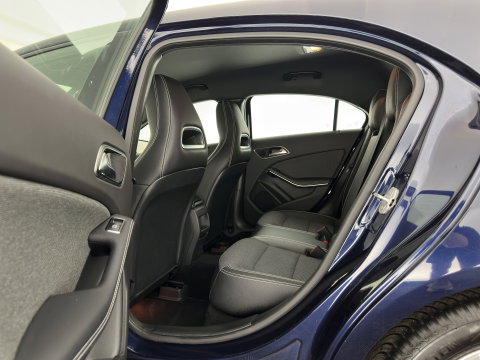 Mercedes-Benz A-Klasse 180 d Business Solution Aut. *LEATHER-FABRIC | NAVI-FULLMAP | CAMERA | AIRCO | CRUISE | TOWBAR | 16''ALU*