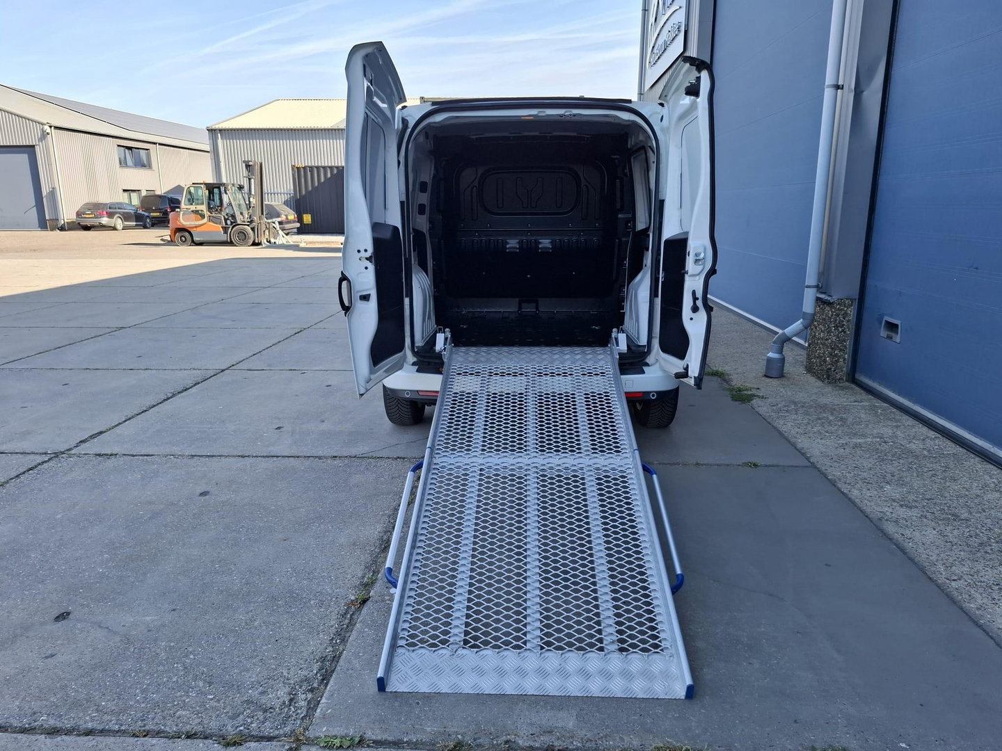 Opel Combo 1.6 CDTi L1H1 Sport CAMERA / EURO 6 / CARPLAY / AIRCO / TREKHAAK / MARGE AUTO !!
