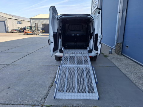 Opel Combo 1.6 CDTi L1H1 Sport CAMERA / EURO 6 / CARPLAY / AIRCO / TREKHAAK / MARGE AUTO !!