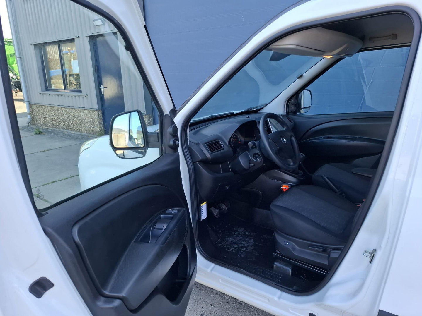 Opel Combo 1.6 CDTi L1H1 Sport CAMERA / EURO 6 / CARPLAY / AIRCO / TREKHAAK / MARGE AUTO !!