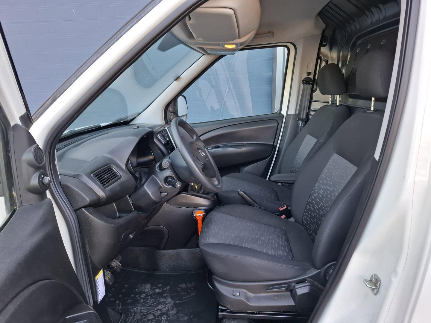 Opel Combo 1.6 CDTi L1H1 Sport CAMERA / EURO 6 / CARPLAY / AIRCO / TREKHAAK / MARGE AUTO !!