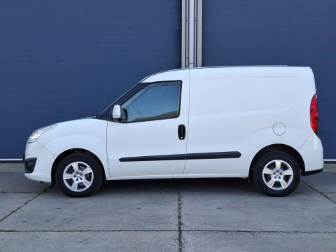 Opel Combo 1.6 CDTi L1H1 Sport CAMERA / EURO 6 / CARPLAY / AIRCO / TREKHAAK / MARGE AUTO !!