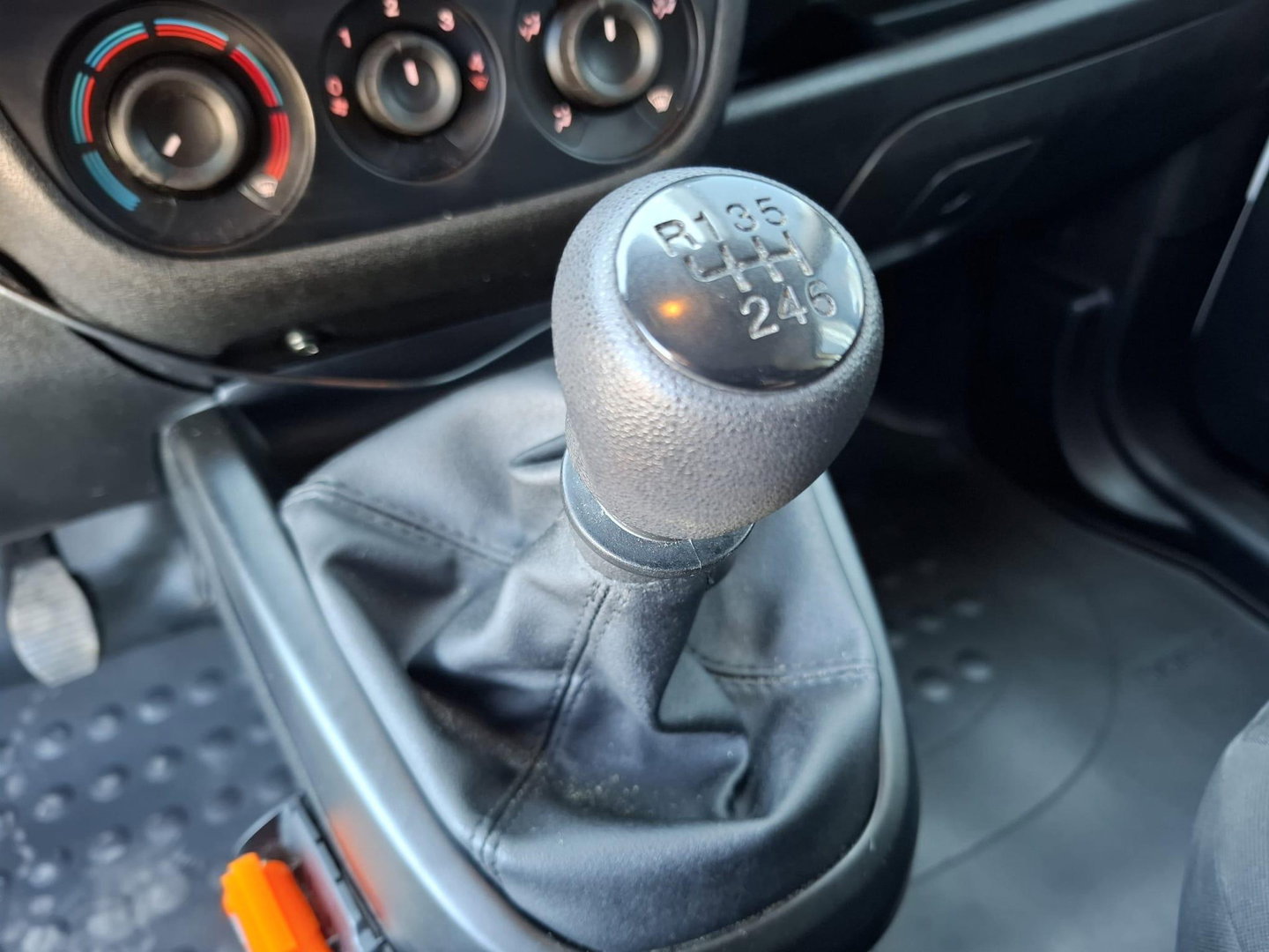 Opel Combo 1.6 CDTi L1H1 Sport CAMERA / EURO 6 / CARPLAY / AIRCO / TREKHAAK / MARGE AUTO !!
