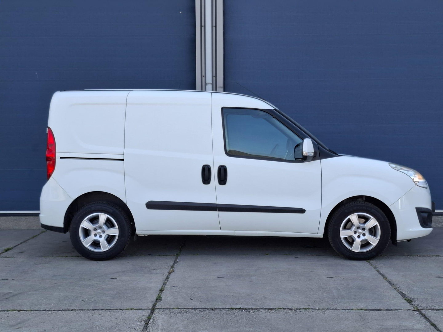 Opel Combo 1.6 CDTi L1H1 Sport CAMERA / EURO 6 / CARPLAY / AIRCO / TREKHAAK / MARGE AUTO !!