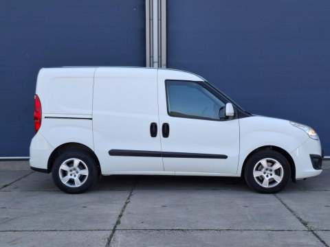 Opel Combo 1.6 CDTi L1H1 Sport CAMERA / EURO 6 / CARPLAY / AIRCO / TREKHAAK / MARGE AUTO !!