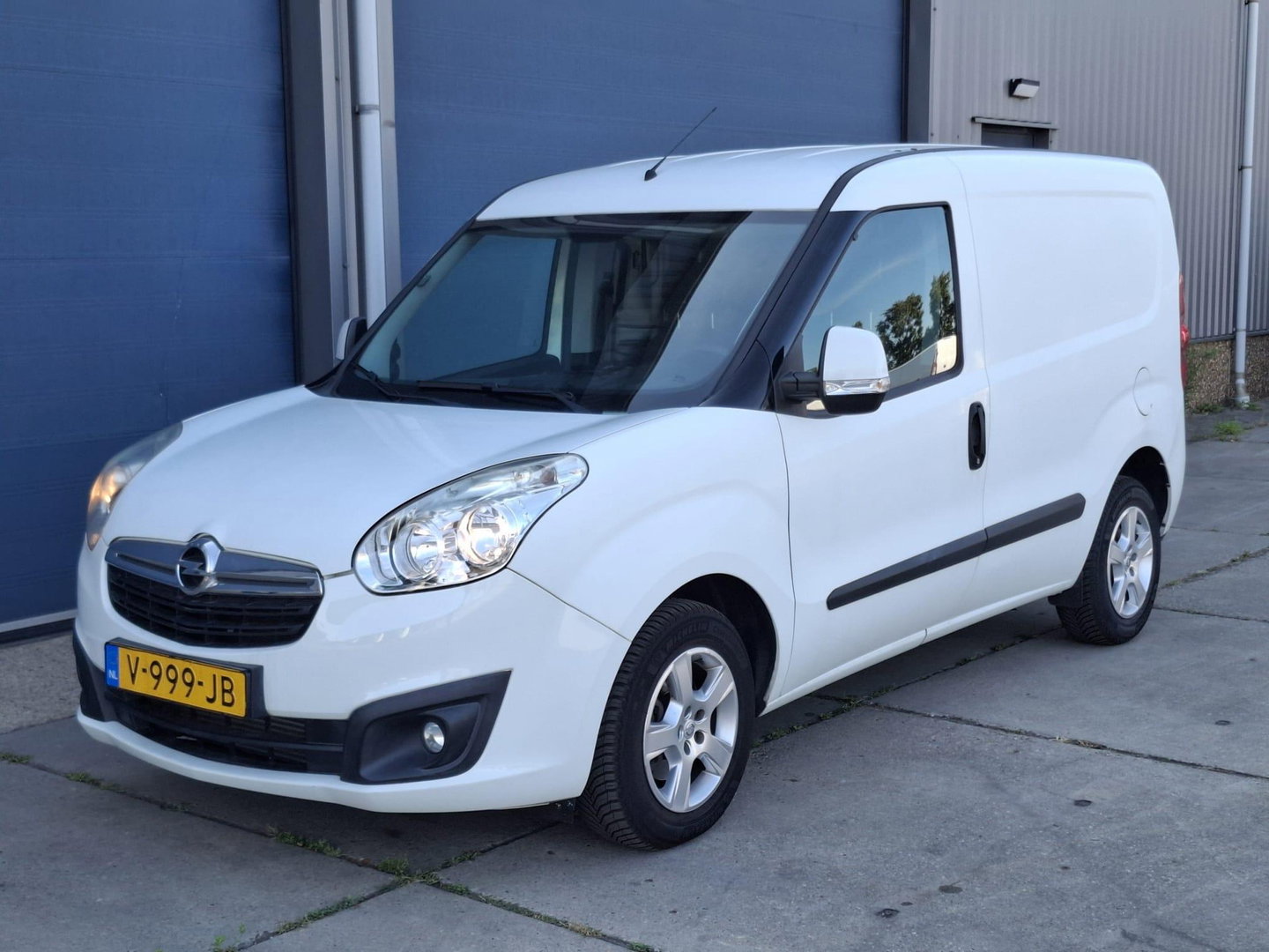 Opel Combo 1.6 CDTi L1H1 Sport CAMERA / EURO 6 / CARPLAY / AIRCO / TREKHAAK / MARGE AUTO !!