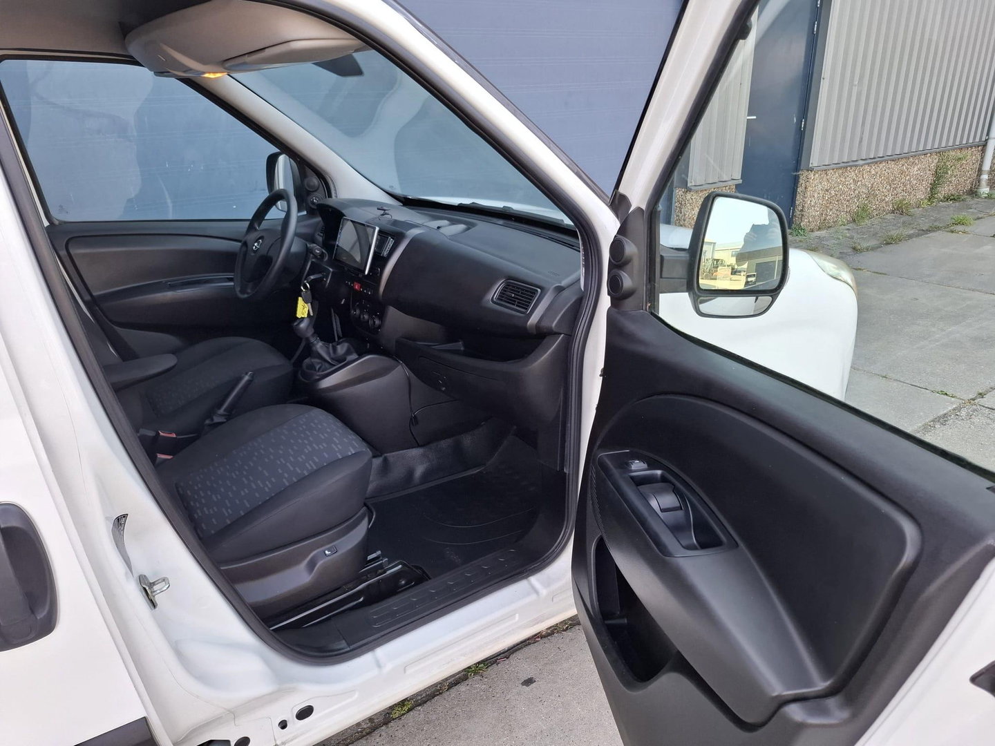 Opel Combo 1.6 CDTi L1H1 Sport CAMERA / EURO 6 / CARPLAY / AIRCO / TREKHAAK / MARGE AUTO !!
