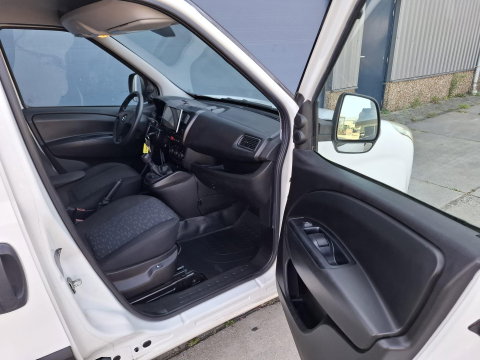 Opel Combo 1.6 CDTi L1H1 Sport CAMERA / EURO 6 / CARPLAY / AIRCO / TREKHAAK / MARGE AUTO !!