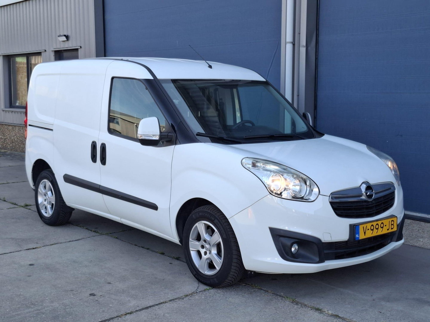 Opel Combo 1.6 CDTi L1H1 Sport CAMERA / EURO 6 / CARPLAY / AIRCO / TREKHAAK / MARGE AUTO !!