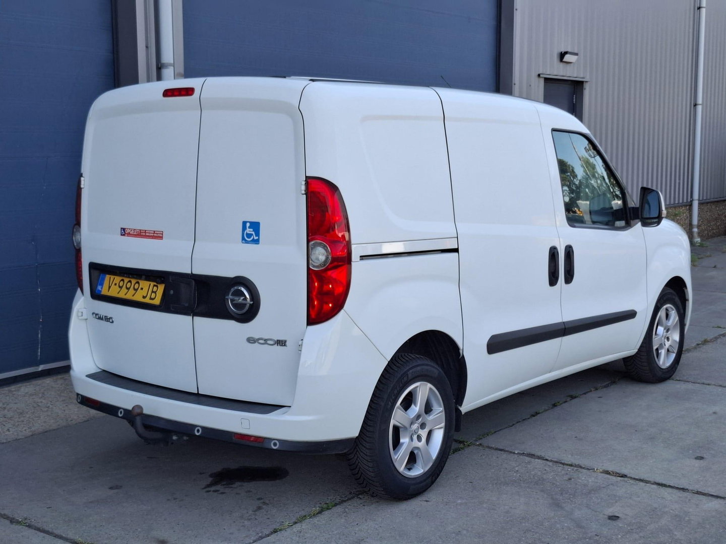Opel Combo 1.6 CDTi L1H1 Sport CAMERA / EURO 6 / CARPLAY / AIRCO / TREKHAAK / MARGE AUTO !!