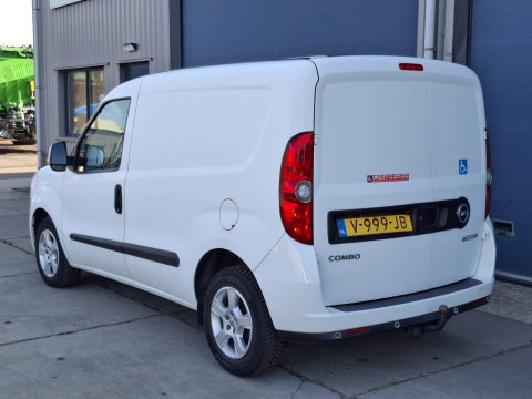 Opel Combo 1.6 CDTi L1H1 Sport CAMERA / EURO 6 / CARPLAY / AIRCO / TREKHAAK / MARGE AUTO !!