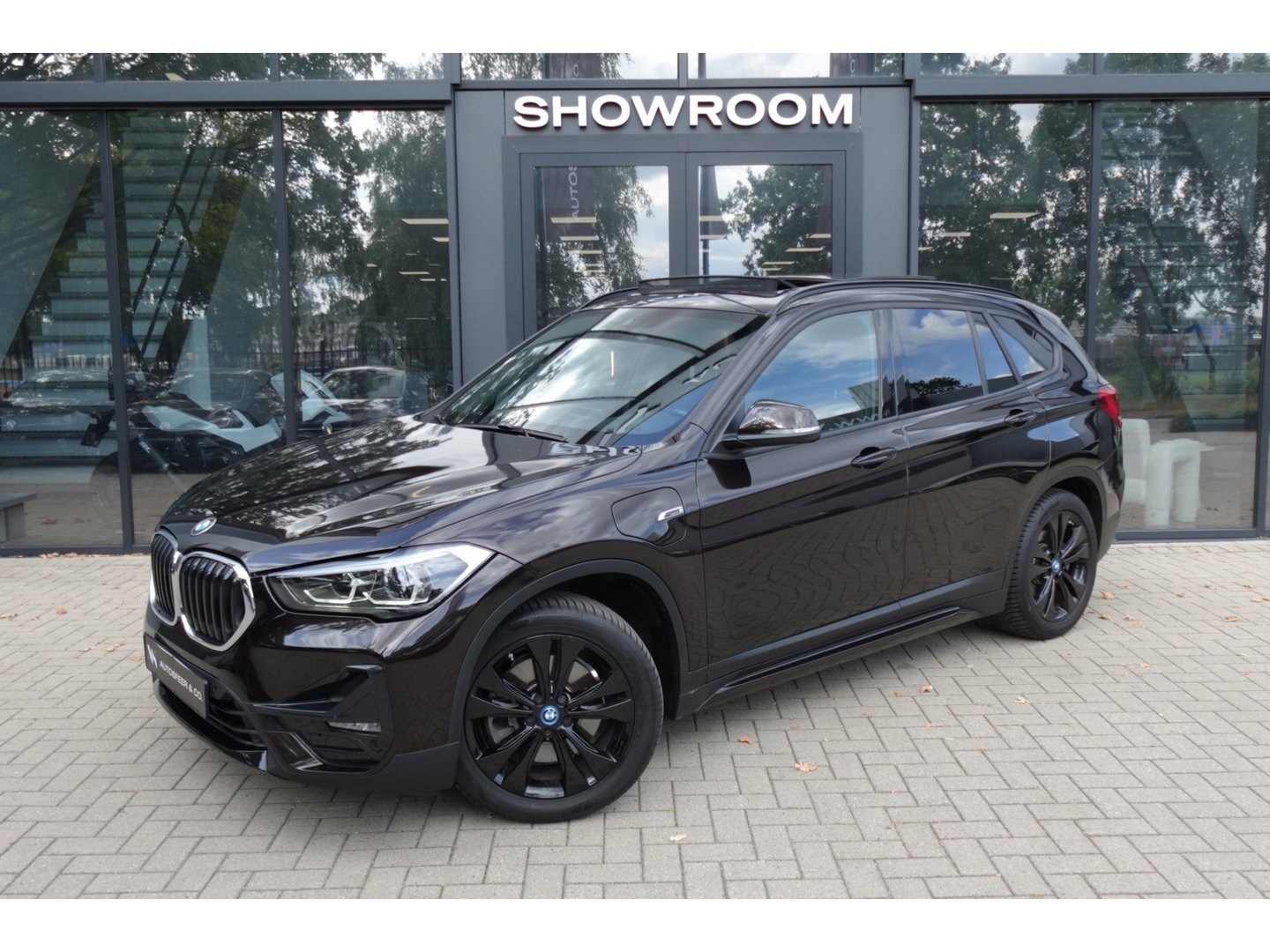 BMW X1 XDrive25e High Executive PANO KEYLESS CAM
