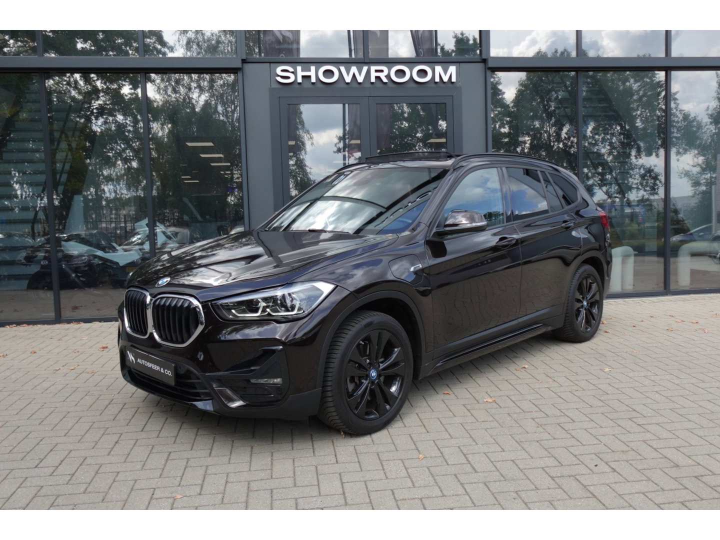 BMW X1 XDrive25e High Executive PANO KEYLESS CAM