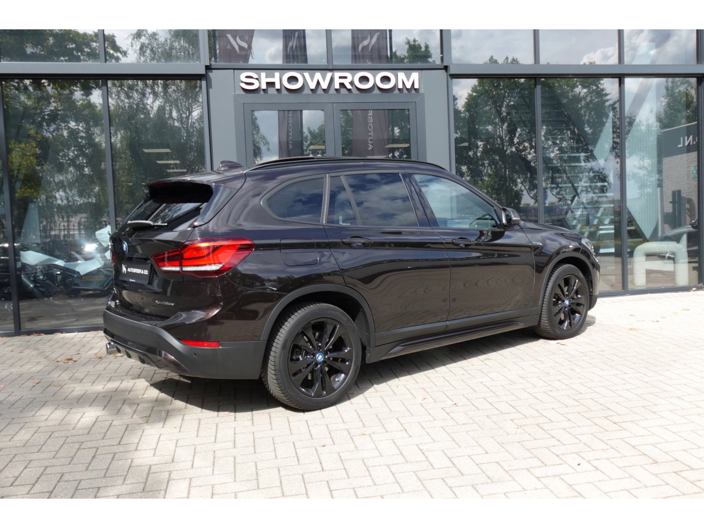 BMW X1 XDrive25e High Executive PANO KEYLESS CAM