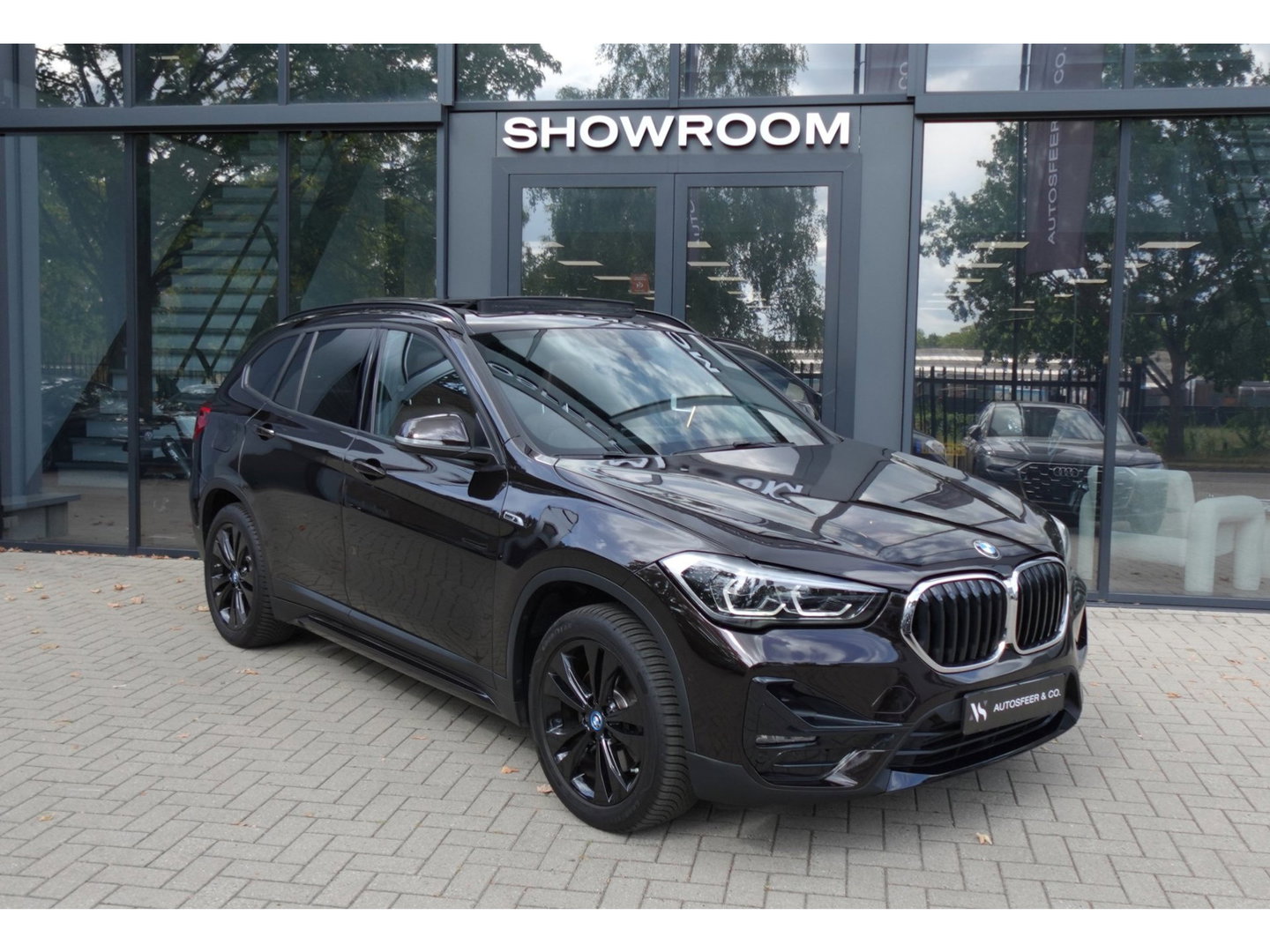BMW X1 XDrive25e High Executive PANO KEYLESS CAM