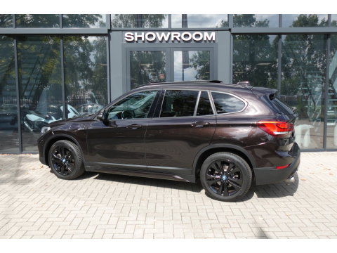 BMW X1 XDrive25e High Executive PANO KEYLESS CAM