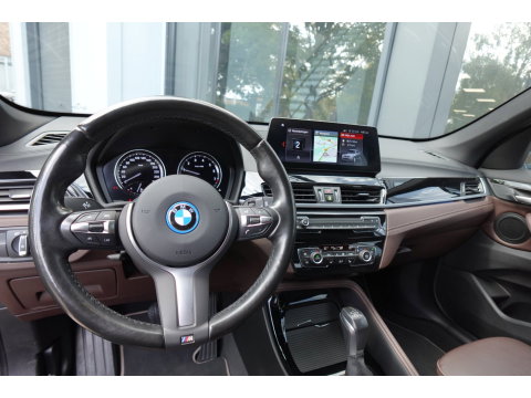 BMW X1 XDrive25e High Executive PANO KEYLESS CAM