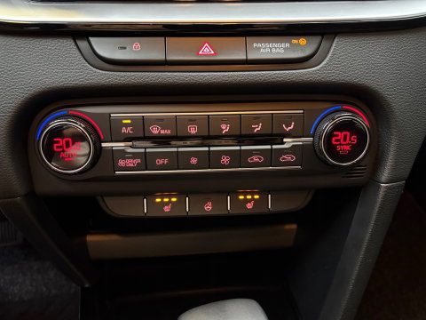 Kia Xceed 1.6 GDi PHEV DynamicPlusLine Stoel/stuur verwarming Keyless Carplay LM