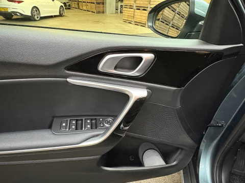 Kia Xceed 1.6 GDi PHEV DynamicPlusLine Stoel/stuur verwarming Keyless Carplay LM