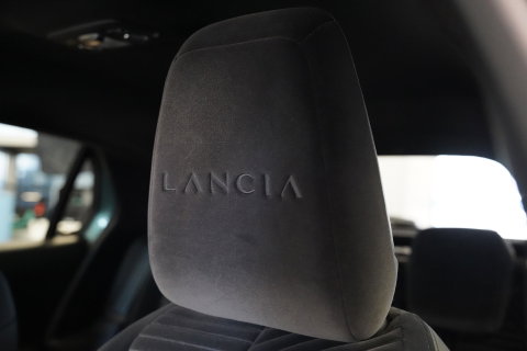Lancia Ypsilon 1.2 Turbo Hybrid LX Cruise/Climate PDC NAP 17''LM
