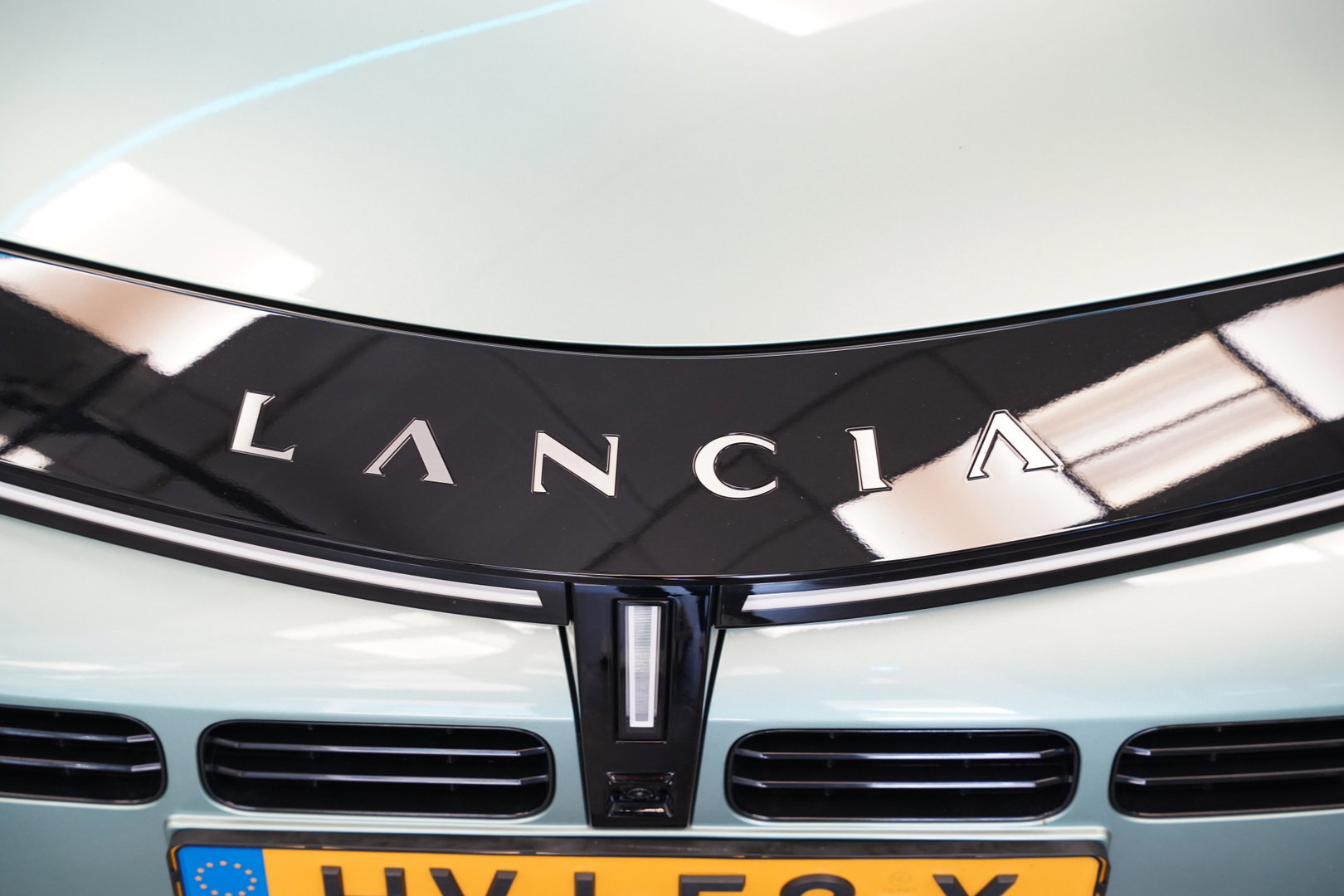 Lancia Ypsilon 1.2 Turbo Hybrid LX Cruise/Climate PDC NAP 17''LM