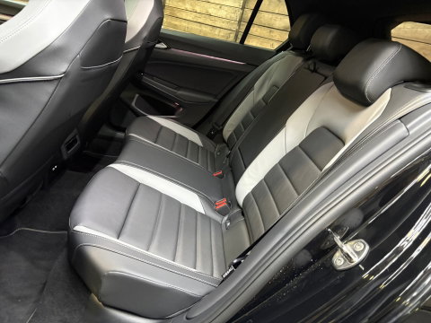 Volkswagen Golf 1.5 eHybrid GTE Leder "vienna"Led IQ Lights Pano Trekhaak HUD 17"LM