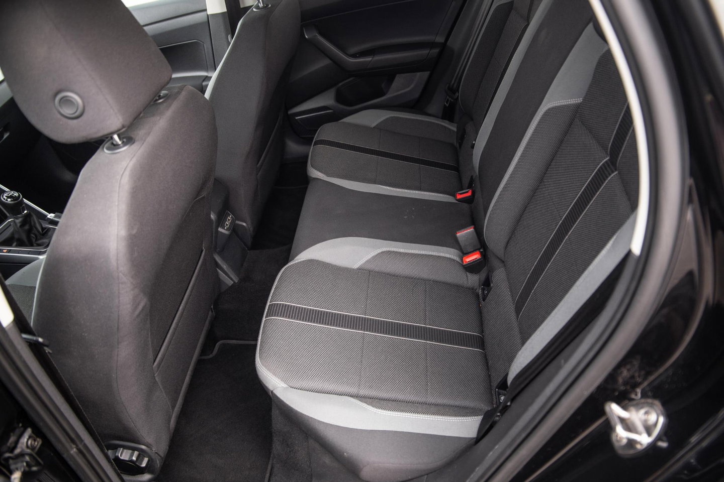 Volkswagen Polo 1.0 TSI Highline R-LINE / CARPLAY / NAVI / ZWART / 5 DEURS