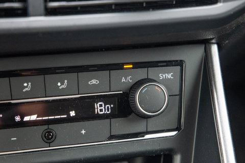 Volkswagen Polo 1.0 TSI Highline R-LINE / CARPLAY / NAVI / ZWART / 5 DEURS