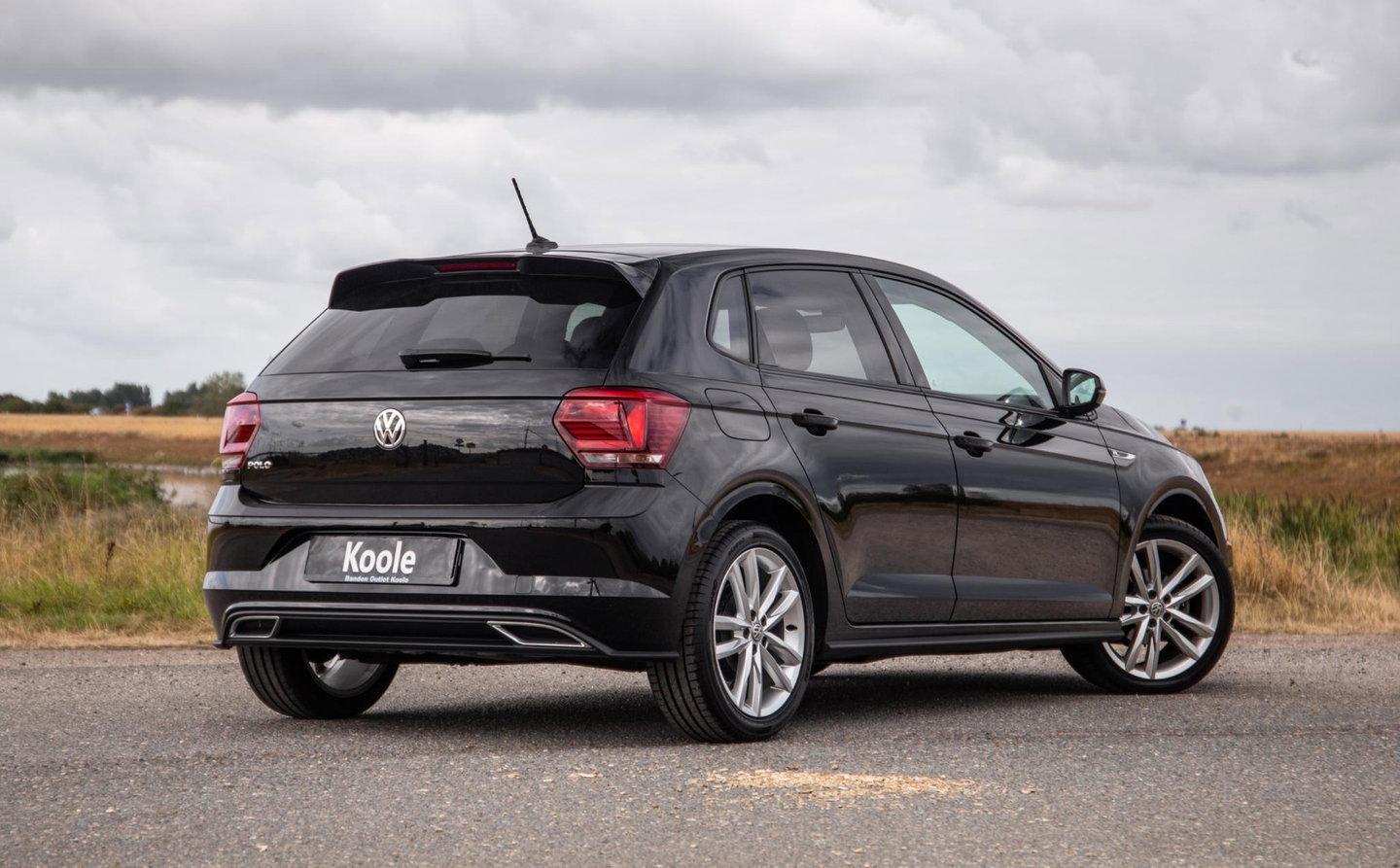 Volkswagen Polo 1.0 TSI Highline R-LINE / CARPLAY / NAVI / ZWART / 5 DEURS