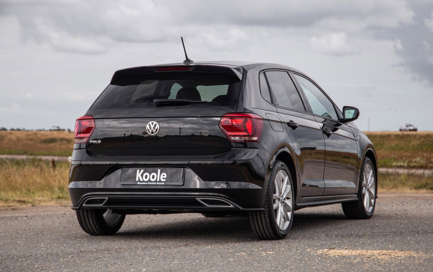 Volkswagen Polo 1.0 TSI Highline R-LINE / CARPLAY / NAVI / ZWART / 5 DEURS