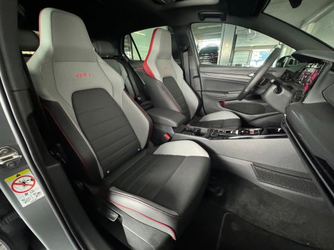 Volkswagen Golf 2.0 TSI GTI Pano|H/K|HuD|Leer|Akra|2700km!|Memory