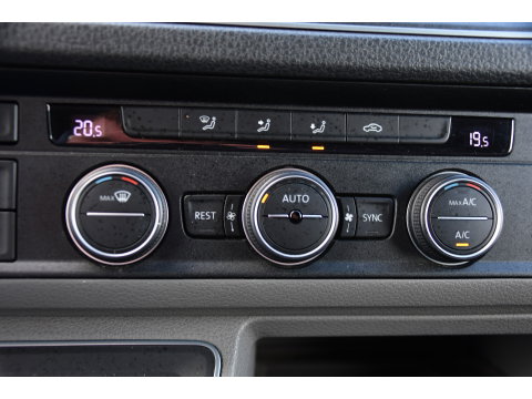 Volkswagen Crafter 35 2.0 TDI L3H2 DC Black Edition Cruise, Camera, Carplay, LED, Clima, Standkachel, Automaat, Stuurvervewarming, Uniek!