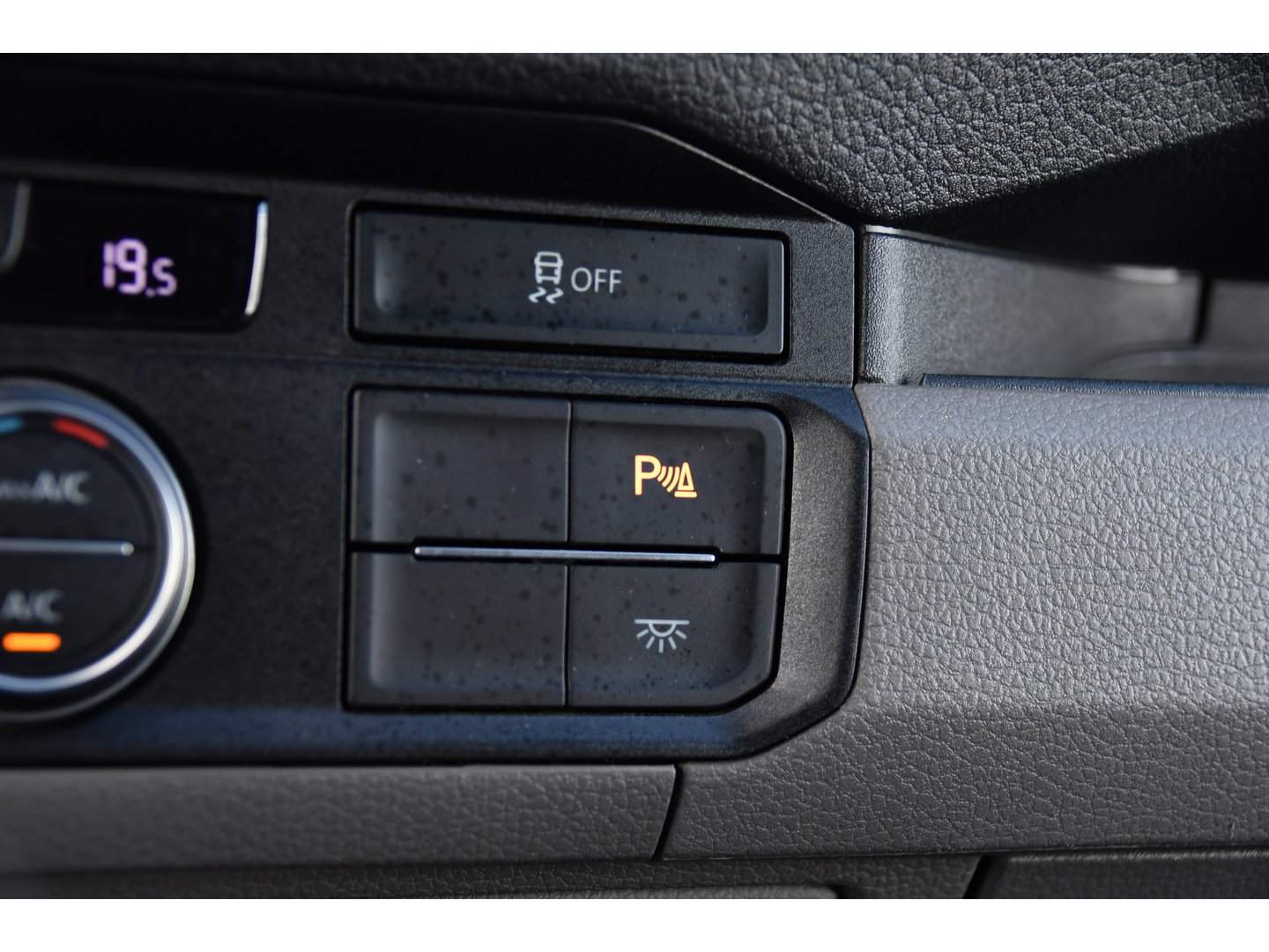 Volkswagen Crafter 35 2.0 TDI L3H2 DC Black Edition Cruise, Camera, Carplay, LED, Clima, Standkachel, Automaat, Stuurvervewarming, Uniek!
