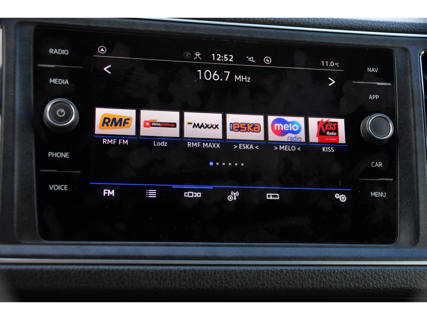 Volkswagen Crafter 35 2.0 TDI L3H2 DC Black Edition Cruise, Camera, Carplay, LED, Clima, Standkachel, Automaat, Stuurvervewarming, Uniek!