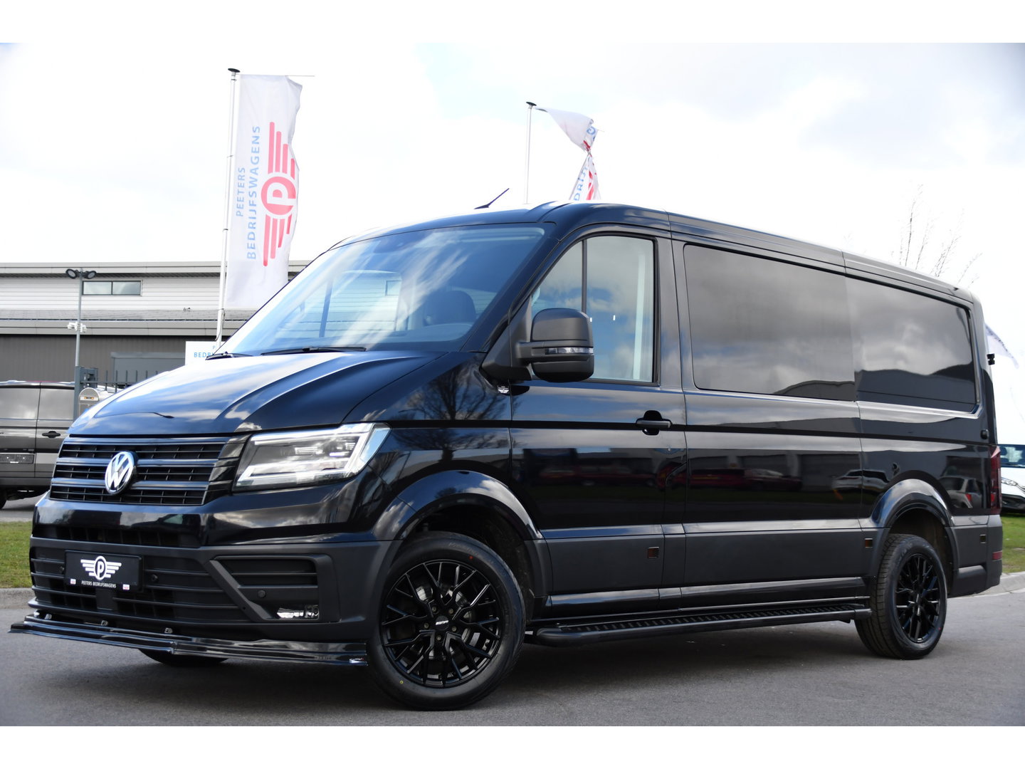 Volkswagen Crafter 35 2.0 TDI L3H2 DC Black Edition Cruise, Camera, Carplay, LED, Clima, Standkachel, Automaat, Stuurvervewarming, Uniek!