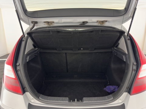 Hyundai i30 1.6 CRDi i-Motion *AIRCO | CRUISE | PDC | COMFORT-SEATS | TOWBAR | 16''ALU*