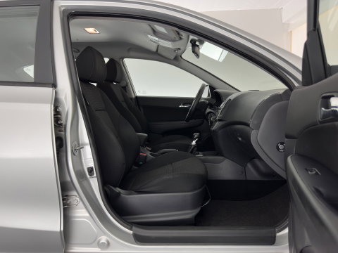 Hyundai i30 1.6 CRDi i-Motion *AIRCO | CRUISE | PDC | COMFORT-SEATS | TOWBAR | 16''ALU*