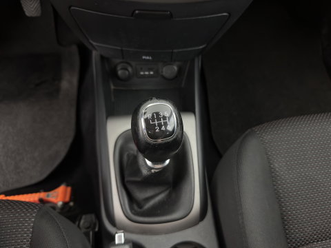 Hyundai i30 1.6 CRDi i-Motion *AIRCO | CRUISE | PDC | COMFORT-SEATS | TOWBAR | 16''ALU*
