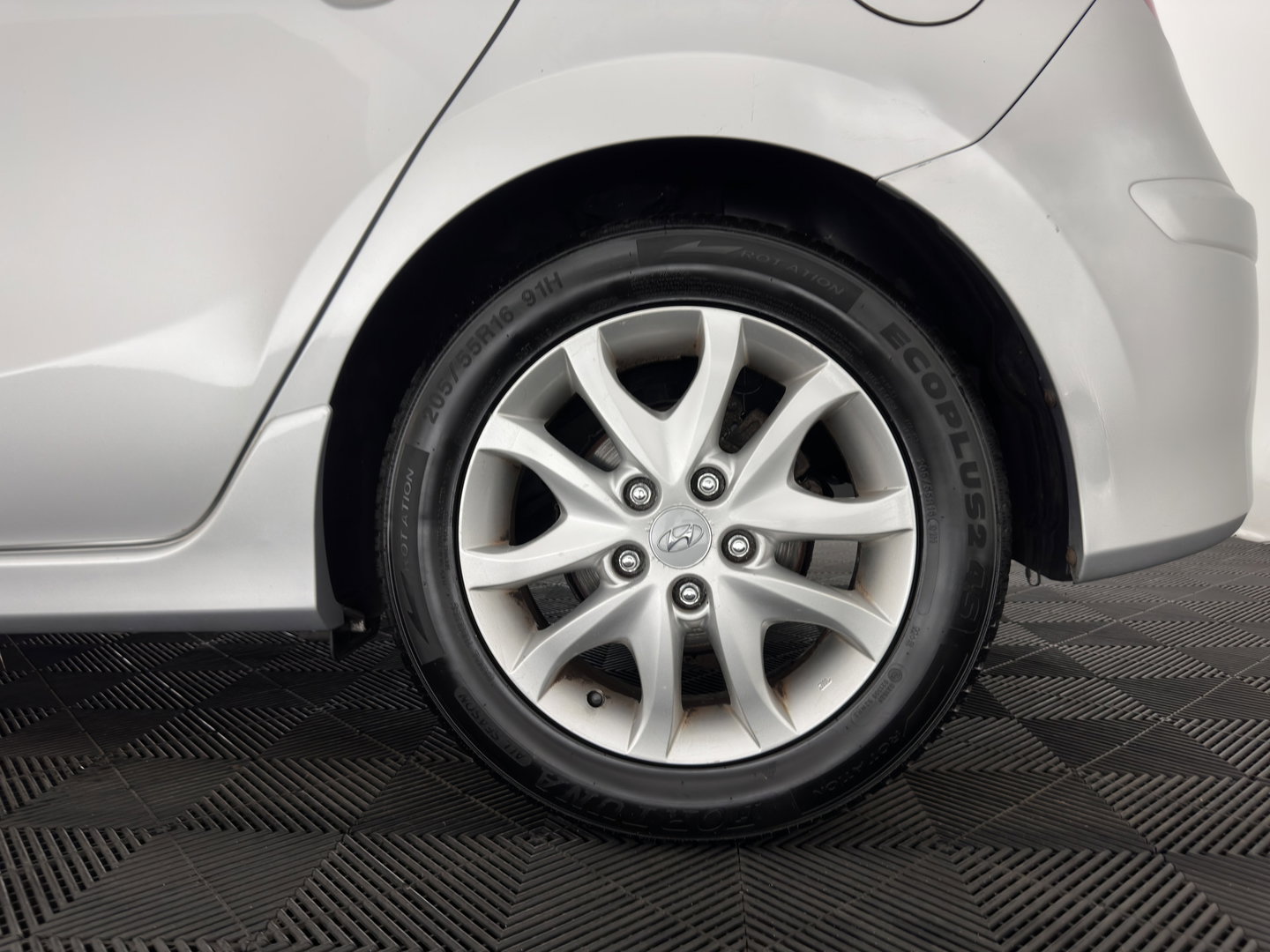 Hyundai i30 1.6 CRDi i-Motion *AIRCO | CRUISE | PDC | COMFORT-SEATS | TOWBAR | 16''ALU*