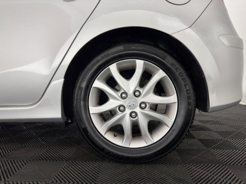 Hyundai i30 1.6 CRDi i-Motion *AIRCO | CRUISE | PDC | COMFORT-SEATS | TOWBAR | 16''ALU*