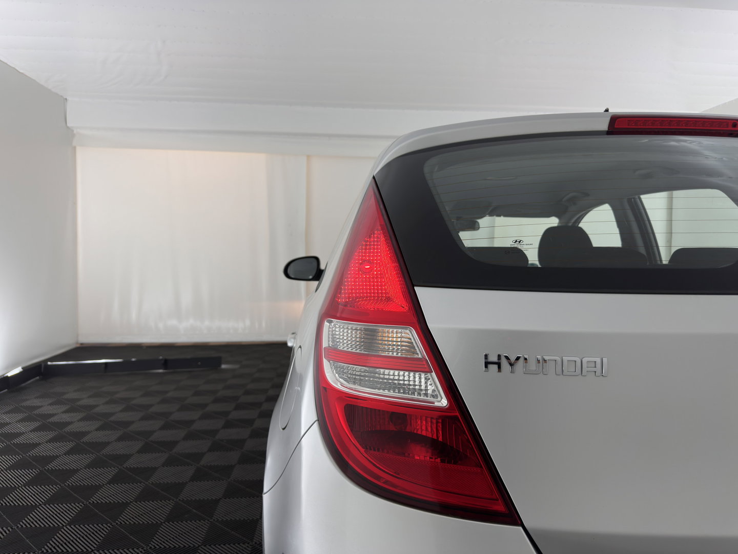 Hyundai i30 1.6 CRDi i-Motion *AIRCO | CRUISE | PDC | COMFORT-SEATS | TOWBAR | 16''ALU*