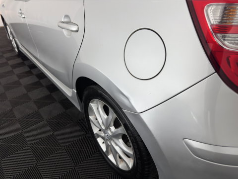 Hyundai i30 1.6 CRDi i-Motion *AIRCO | CRUISE | PDC | COMFORT-SEATS | TOWBAR | 16''ALU*