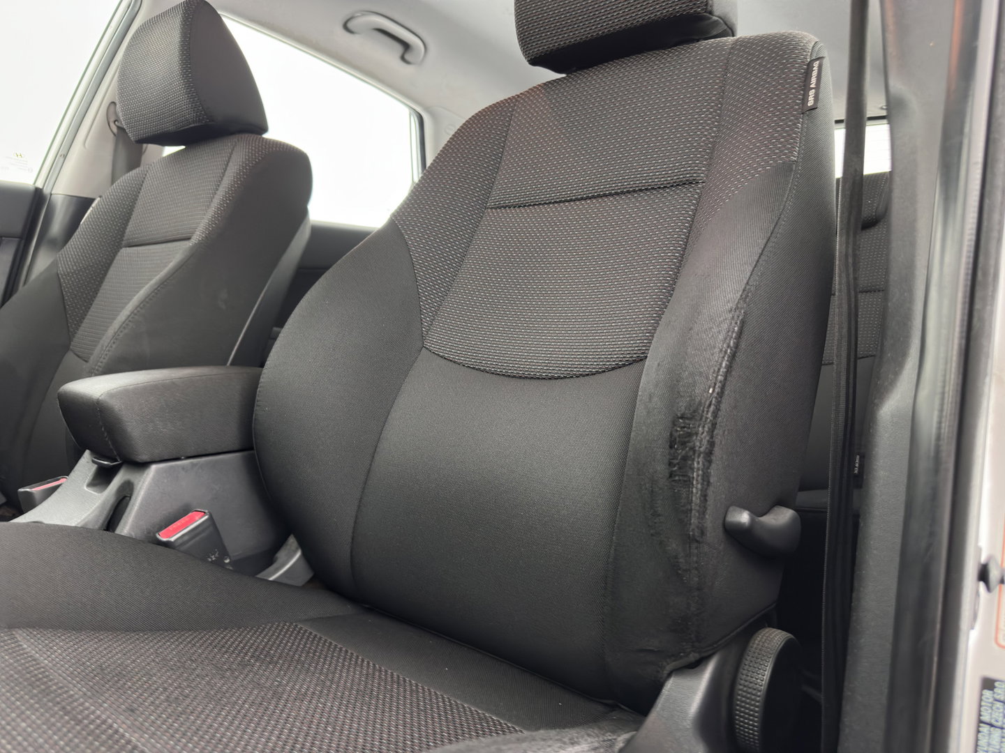 Hyundai i30 1.6 CRDi i-Motion *AIRCO | CRUISE | PDC | COMFORT-SEATS | TOWBAR | 16''ALU*