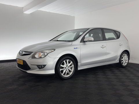 Hyundai i30 1.6 CRDi i-Motion *AIRCO | CRUISE | PDC | COMFORT-SEATS | TOWBAR | 16''ALU*