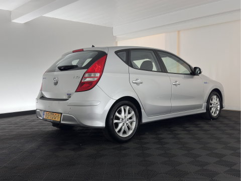 Hyundai i30 1.6 CRDi i-Motion *AIRCO | CRUISE | PDC | COMFORT-SEATS | TOWBAR | 16''ALU*