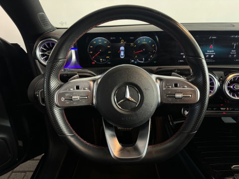 Mercedes-Benz CLA-Klasse 180 AMG Pano|Keyless|Sfeer|Memory|Stoelverwarming|AMG